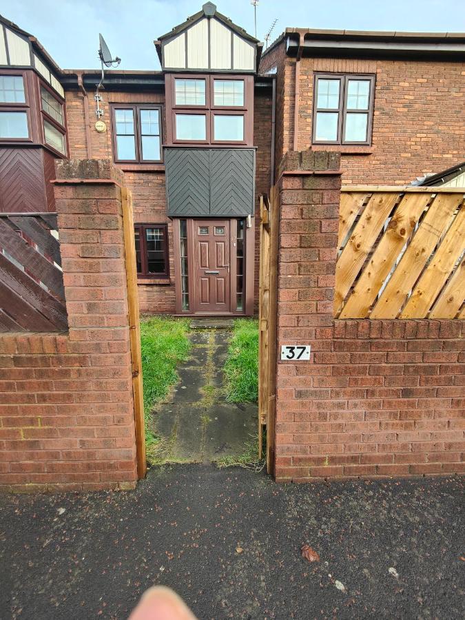 Great Place In Newcastle Apartment Exterior photo